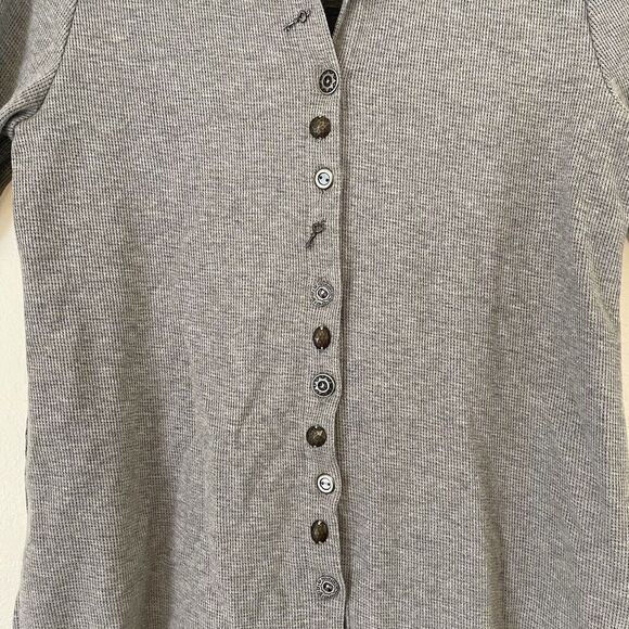 Soft Surroundings Sydney Shirt S Gray Waffle Tab Sleeves Cotton Top Button Down - Picture 4 of 12